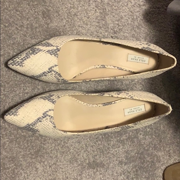 Cole Haan kitten heel - Picture 2 of 2